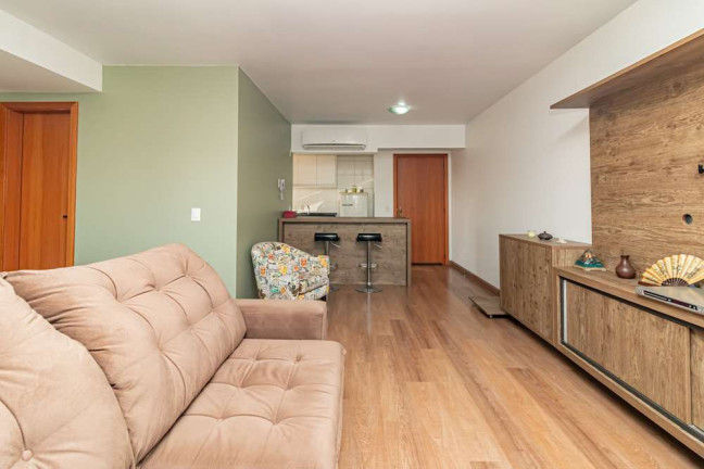 Imagem Imóvel com 2 Quartos à Venda, em Rio Branco - Porto Alegre Imagem Imóvel com 2 Quartos à Venda, em Rio Branco - Porto Alegre