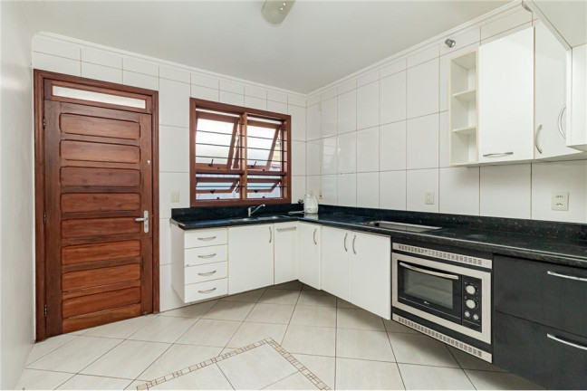 Imagem Casa com 4 Quartos à Venda, em Jardim Itu - Porto Alegre Imagem Casa com 4 Quartos à Venda, em Jardim Itu - Porto Alegre