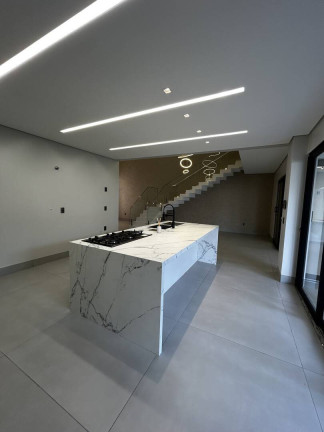 Imagem Casa com 4 Quartos à Venda, 240 m² em Centro - Tangará Da Serra Imagem Casa com 4 Quartos à Venda, 240 m² em Centro - Tangará Da Serra