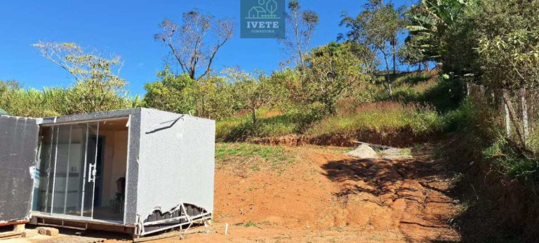 Imagem Casa com 2 Quartos à Venda, 1.800 m² Imagem Casa com 2 Quartos à Venda, 1.800 m²