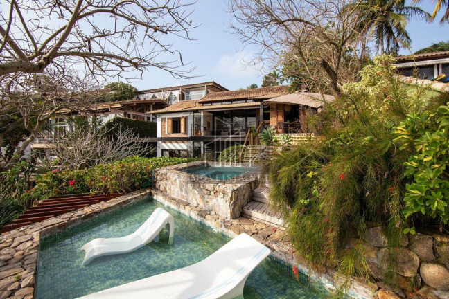 Imagem Casa com 9 Quartos à Venda, 434 m² em Ferradura - Armação Dos Búzios