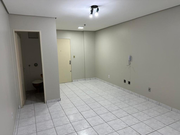 Imagem Sala Comercial à Venda, 25 m² em Azenha - Porto Alegre Imagem Sala Comercial à Venda, 25 m² em Azenha - Porto Alegre