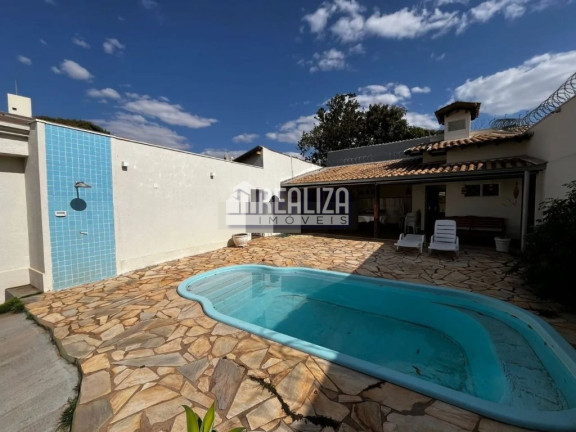 Casa com 4 Quartos à Venda, 468 m² em Mercês - Uberaba