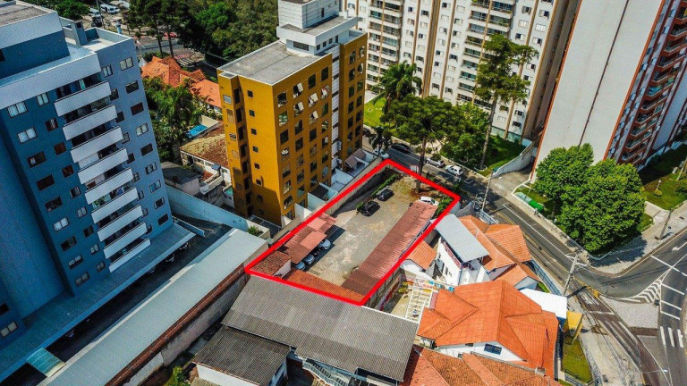 Imagem Terreno à Venda, 747 m² em Centro Cívico - Curitiba Imagem Terreno à Venda, 747 m² em Centro Cívico - Curitiba