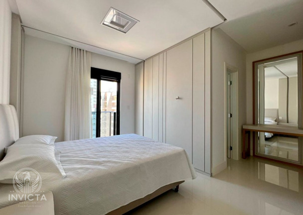 Imagem Apartamento com 3 Quartos à Venda, 123 m² em Centro - Balneário Camboriú Imagem Apartamento com 3 Quartos à Venda, 123 m² em Centro - Balneário Camboriú