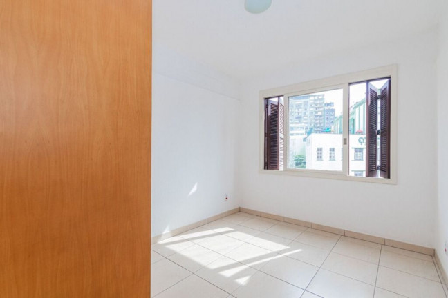 Imagem Imóvel com 2 Quartos à Venda, 78 m² em Centro - Porto Alegre Imagem Imóvel com 2 Quartos à Venda, 78 m² em Centro - Porto Alegre