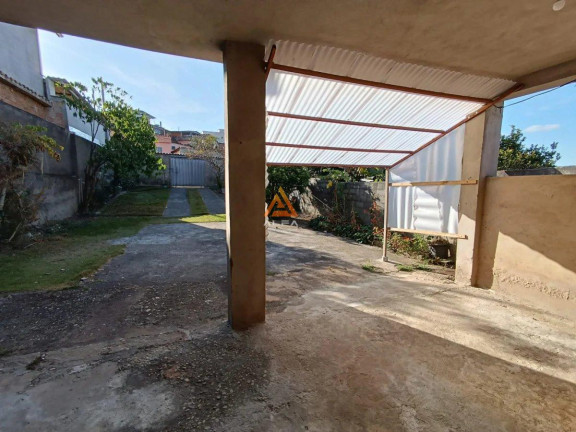 Imagem Casa com 3 Quartos à Venda, 385 m²