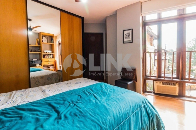 Imagem Imóvel com 4 Quartos à Venda, 199 m² em Boa Vista - Porto Alegre Imagem Imóvel com 4 Quartos à Venda, 199 m² em Boa Vista - Porto Alegre