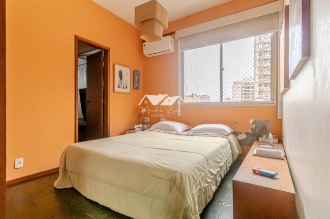 Imagem Apartamento com 3 Quartos à Venda, 137 m²