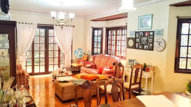 Imagem Casa com 4 Quartos à Venda, 350 m² em Taboão - Curitiba