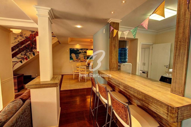Imagem Casa com 5 Quartos para Temporada, em Canto Grande - Bombinhas Imagem Casa com 5 Quartos para Temporada, em Canto Grande - Bombinhas