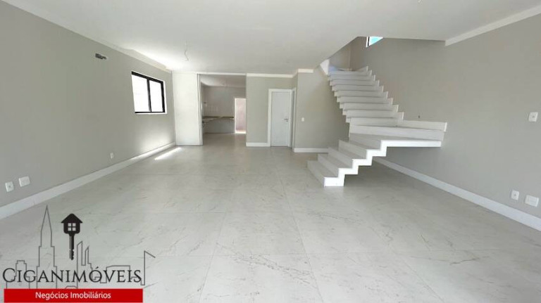 Imagem Casa de Condomínio com 6 Quartos à Venda, 380 m² em Barra Da Tijuca - Rio De Janeiro Imagem Casa de Condomínio com 6 Quartos à Venda, 380 m² em Barra Da Tijuca - Rio De Janeiro