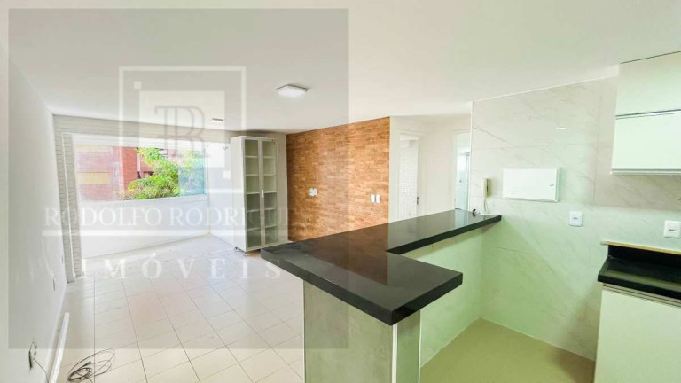 Apartamento com 2 Quartos à Venda, 65 m²
