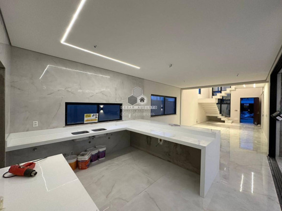 Imagem Casa à Venda, 273 m² Imagem Casa à Venda, 273 m²