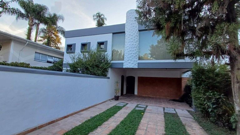 Casa com 3 Quartos à Venda, 220 m² em Jardim Marajoara - São Paulo