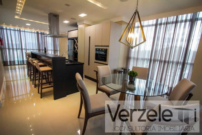 Imagem Apartamento com 4 Quartos à Venda, 144 m² em Centro - Balneário Camboriú Imagem Apartamento com 4 Quartos à Venda, 144 m² em Centro - Balneário Camboriú
