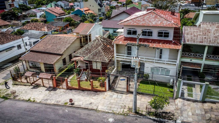 Imagem Imóvel com 3 Quartos à Venda,  em Vila Ipiranga - Porto Alegre