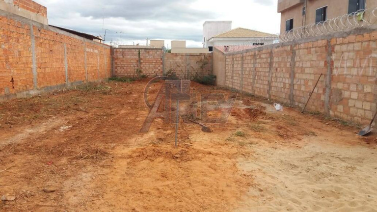 Terreno à Venda, 255 m² em Guaruja - Montes Claros