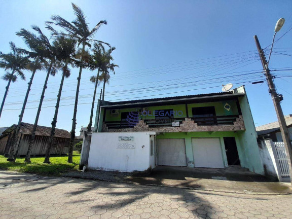 Sobrado com 5 Quartos à Venda, 384 m² em Armação - Penha