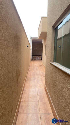 Imagem Casa com 3 Quartos à Venda, 180 m² em Moinho Dos Ventos - Goiânia Imagem Casa com 3 Quartos à Venda, 180 m² em Moinho Dos Ventos - Goiânia