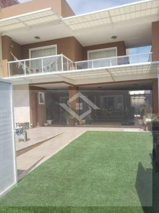 Casa com 3 Quartos à Venda, 238 m² em Campo Grande - Rio De Janeiro