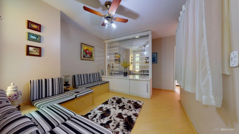 Imagem Imóvel com 3 Quartos à Venda, 244 m² em Glória - Porto Alegre Imagem Imóvel com 3 Quartos à Venda, 244 m² em Glória - Porto Alegre