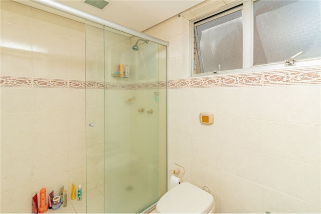 Imagem Imóvel com 3 Quartos à Venda,  em Moinhos De Vento - Porto Alegre