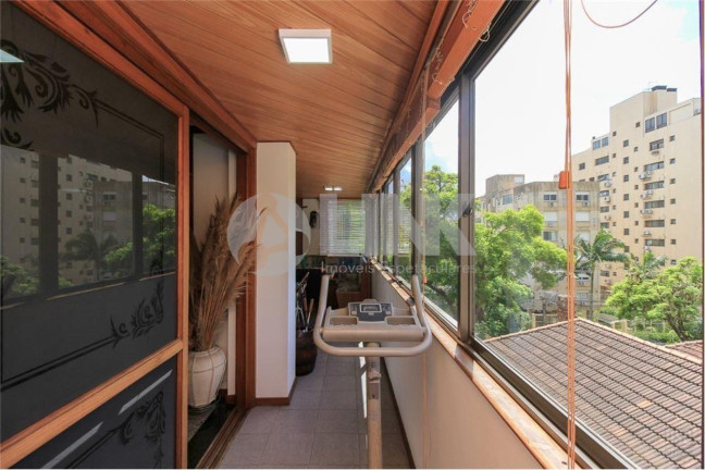 Imagem Apartamento com 4 Quartos à Venda, 217 m² em Auxiliadora - Porto Alegre Imagem Apartamento com 4 Quartos à Venda, 217 m² em Auxiliadora - Porto Alegre