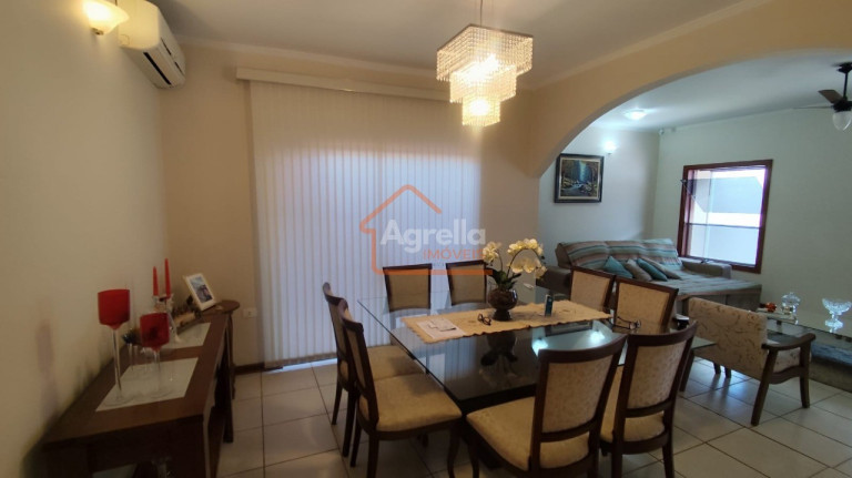 Imagem Casa com 3 Quartos à Venda, 200 m² em Jardim Longatto - Mogi Mirim Imagem Casa com 3 Quartos à Venda, 200 m² em Jardim Longatto - Mogi Mirim
