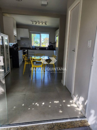Imagem Casa de Condomínio com 5 Quartos à Venda, 328 m² em Sambaqui - Florianópolis
