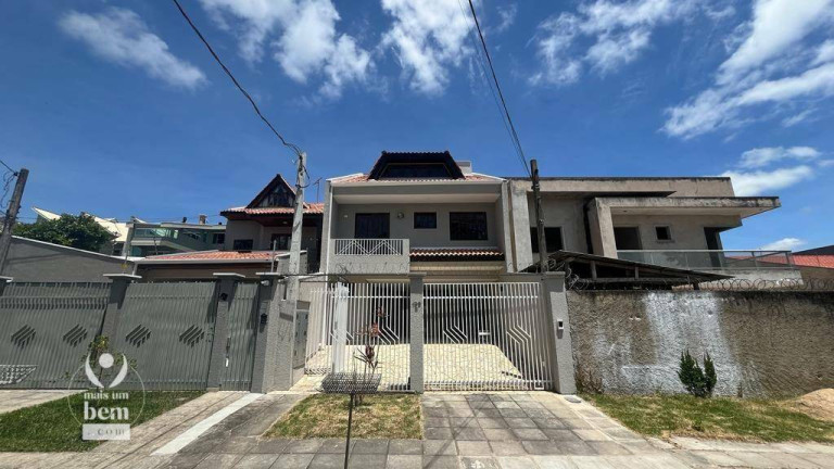 Sobrado com 5 Quartos à Venda, 254 m² em Atuba - Curitiba