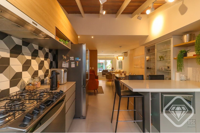 Imagem Casa de Condomínio com 3 Quartos à Venda, 193 m² em Ipanema - Porto Alegre