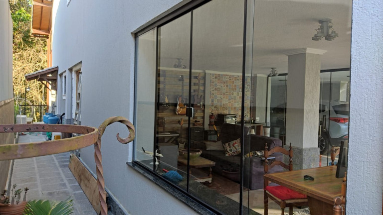 Imagem Casa com 4 Quartos à Venda, 295 m² em Cascata Do Imbuí - Teresópolis