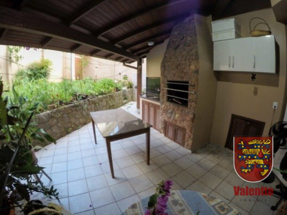 Imagem Casa com 8 Quartos à Venda,  em Capoeiras - Florianópolis