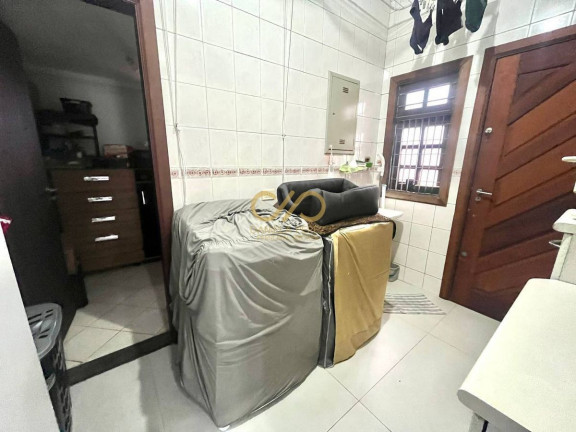 Imagem Casa com 4 Quartos à Venda, 300 m² em Canto Do Forte - Praia Grande Imagem Casa com 4 Quartos à Venda, 300 m² em Canto Do Forte - Praia Grande