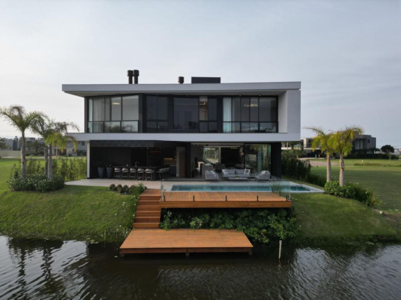 Imagem Casa com 5 Quartos à Venda, 450 m² em Centro - Capao Da Canoa