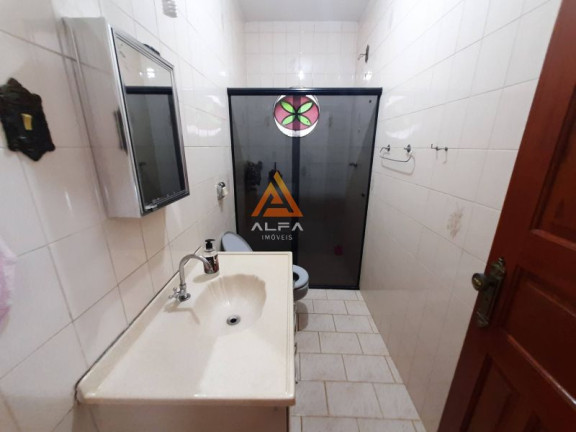 Imagem Casa com 6 Quartos à Venda, 96 m²