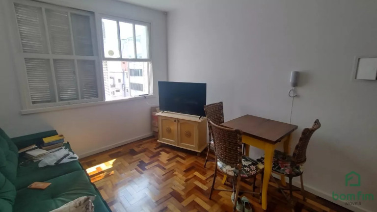 Imagem Apartamento com 1 Quarto à Venda, 35 m² em Centro Histórico - Porto Alegre Imagem Apartamento com 1 Quarto à Venda, 35 m² em Centro Histórico - Porto Alegre