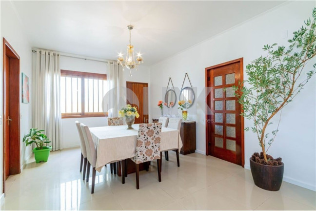 Imagem Casa com 4 Quartos à Venda,  em Jardim Itu - Porto Alegre