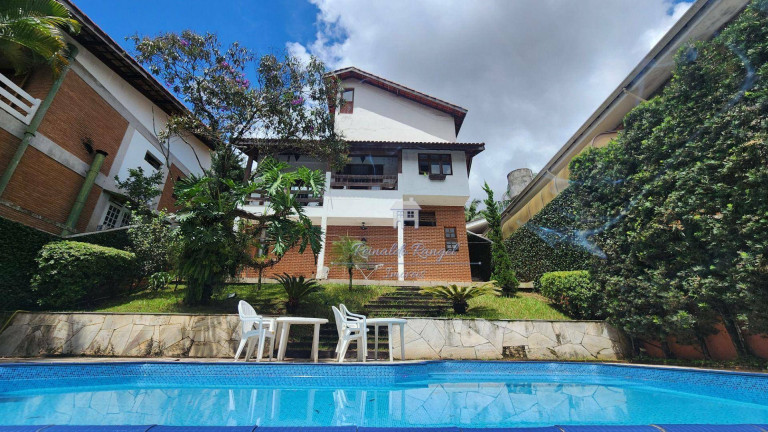 Casa com 3 Quartos à Venda, 252 m² em Jardim Marajoara - São Paulo