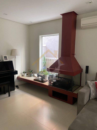 Imagem Casa com 4 Quartos à Venda, 300 m² em Alphaville - Santana De Parnaíba Imagem Casa com 4 Quartos à Venda, 300 m² em Alphaville - Santana De Parnaíba