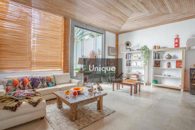 Imagem Casa com 6 Quartos à Venda, 800 m² em Ferradura - Armação Dos Búzios Imagem Casa com 6 Quartos à Venda, 800 m² em Ferradura - Armação Dos Búzios