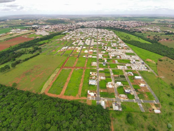 Terreno à Venda, 200 m² em Jardim Vitória Ii - Coromandel