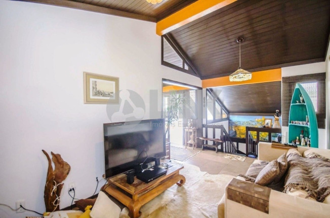 Imagem Imóvel com 3 Quartos à Venda, 207 m² em Menino Deus - Porto Alegre Imagem Imóvel com 3 Quartos à Venda, 207 m² em Menino Deus - Porto Alegre