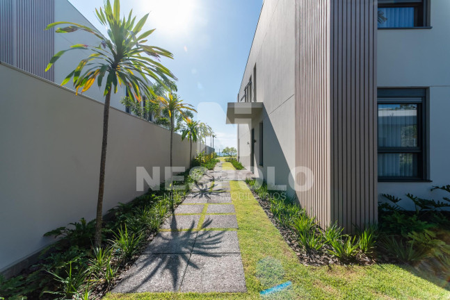 Imagem Casa à Venda, 458 m² em Praia Do Estaleiro - Balneario Camboriu Imagem Casa à Venda, 458 m² em Praia Do Estaleiro - Balneario Camboriu