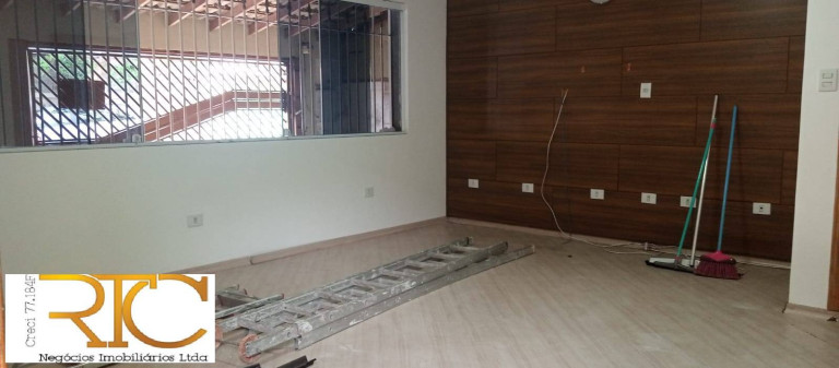 Imagem Casa com 4 Quartos à Venda, 180 m² em Jardim Dos Lagos - São Paulo