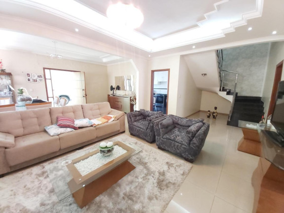 Casa com 4 Quartos à Venda, 360 m² em Guará I - Brasília