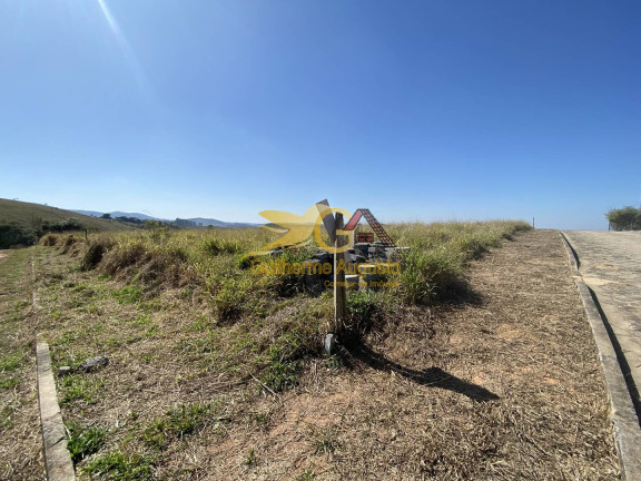 Terreno à Venda, 1.350 m² em Centro - Ritápolis