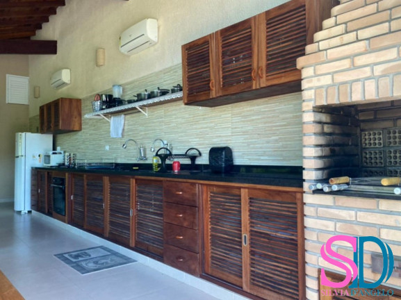 Sobrado com 3 Quartos para Alugar, 210 m² em Perequê Mirim - Ubatuba