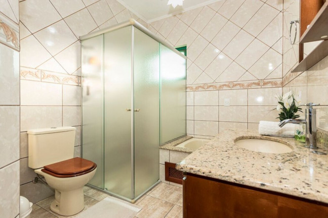 Imagem Imóvel com 4 Quartos à Venda,  em Jardim Itu - Porto Alegre